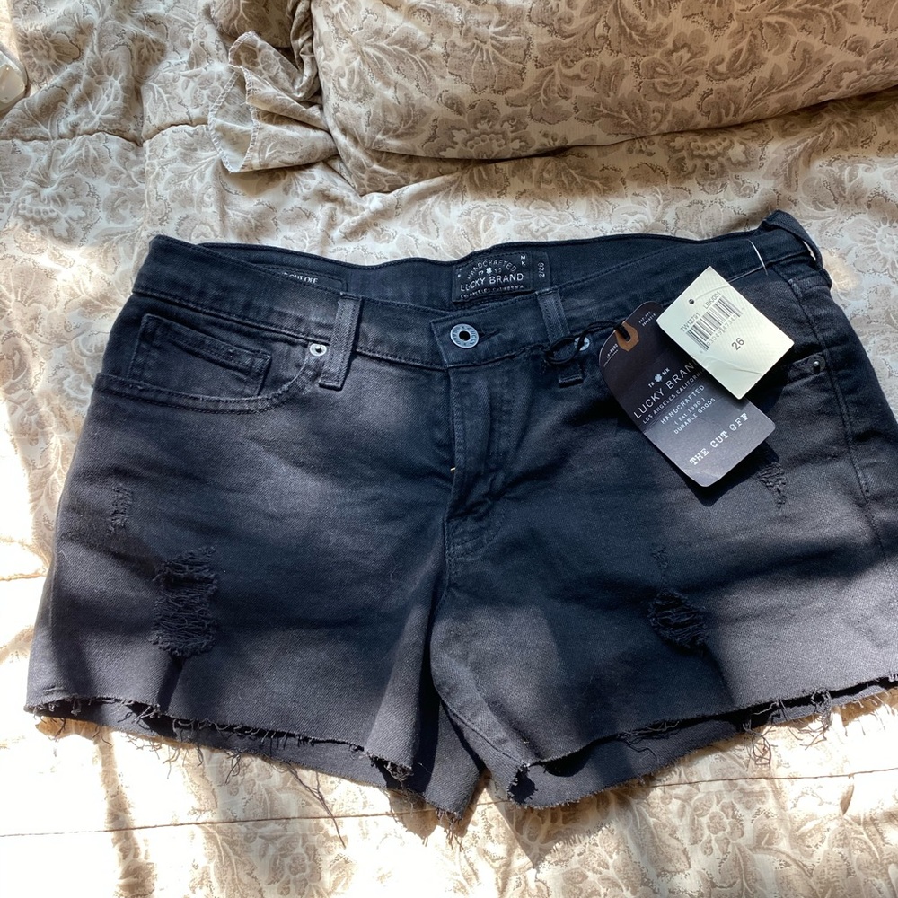 NWT Lucky brand black cutoff jeans, size 26